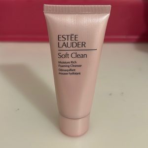 Estée Lauder soft cream foaming cleanser
